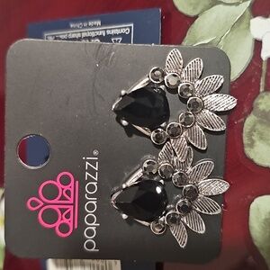 New Paparazzi Black Teardrop and Silver Leaf Earrings
